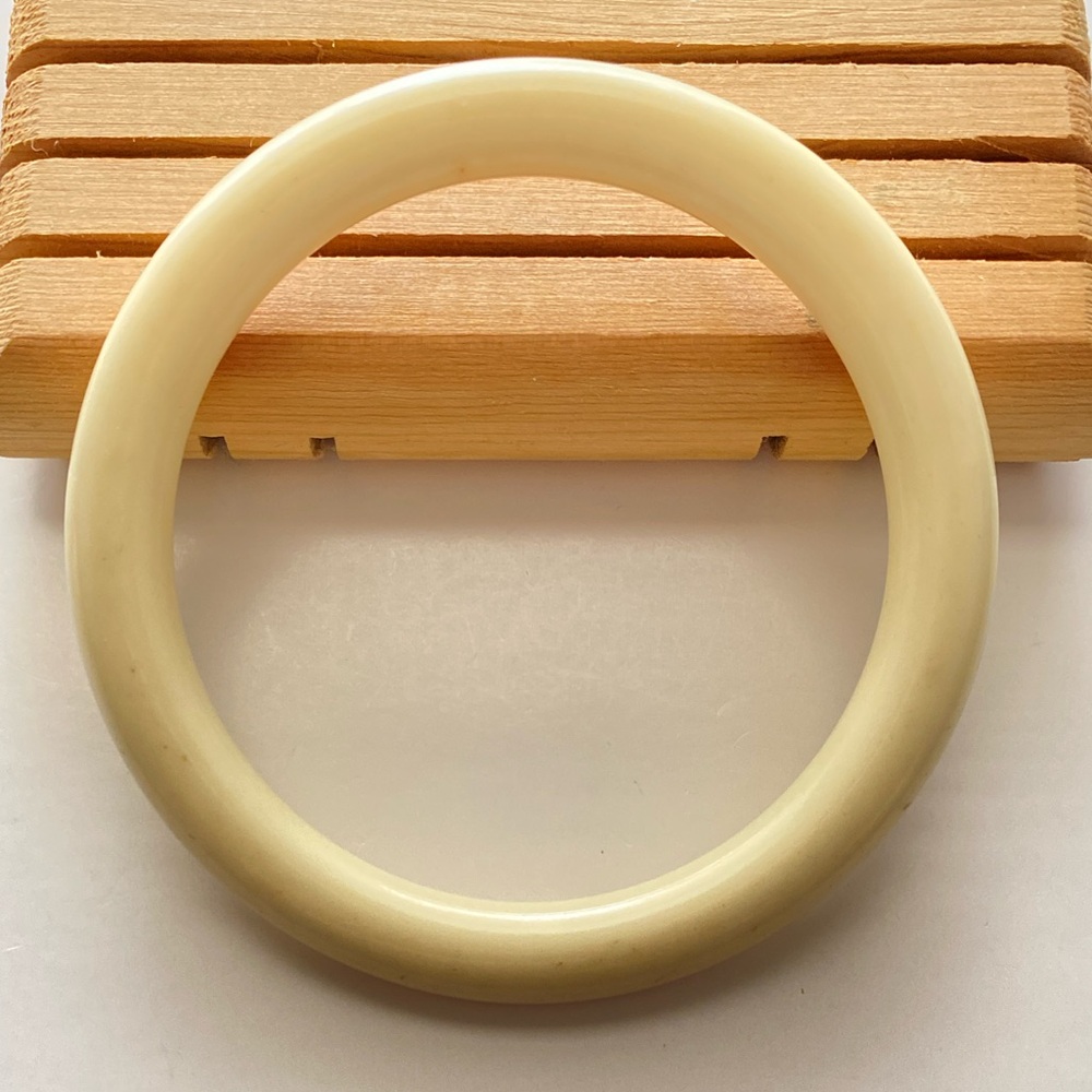 Vintage Avon Color Go Round Bangle Bracelet Cream